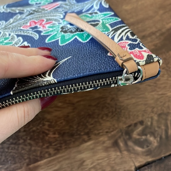 Banana Republic bird clutch like new - Picture 5 of 6